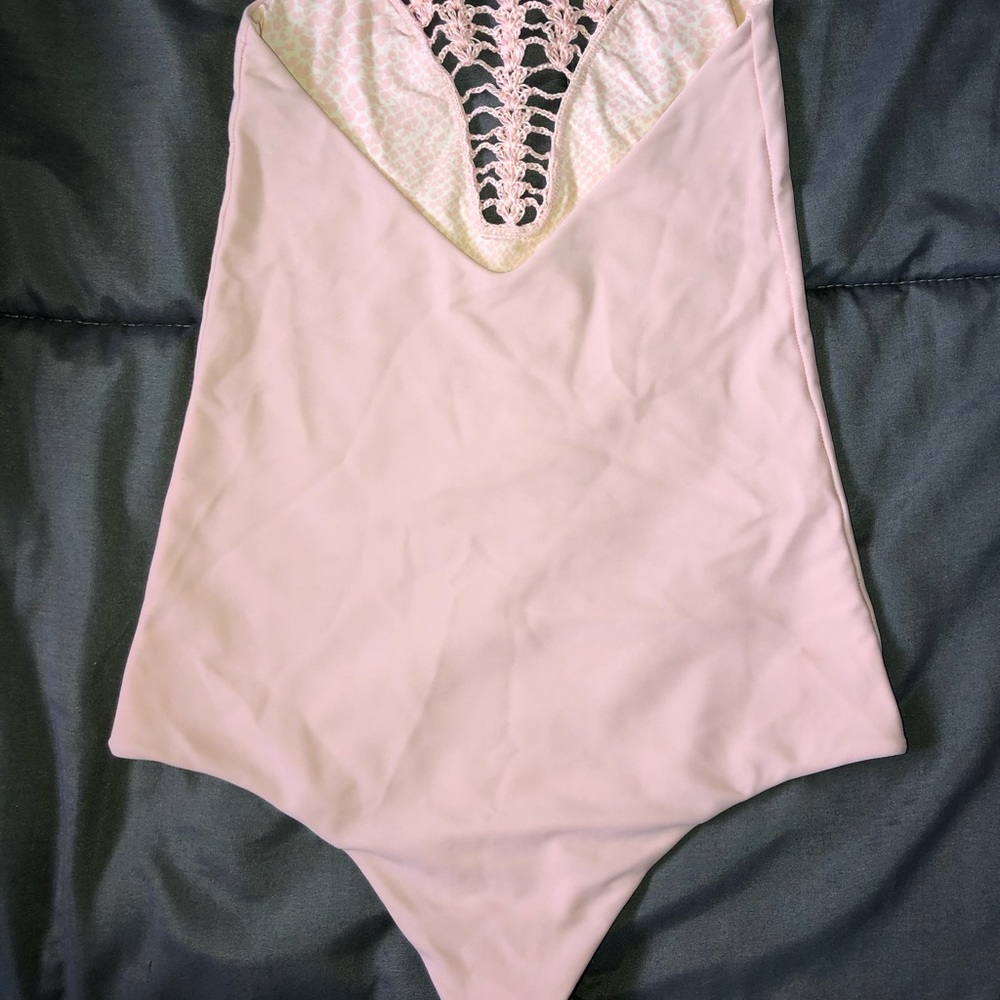 Acacia Teahupoo One Piece - Picture 2 of 4